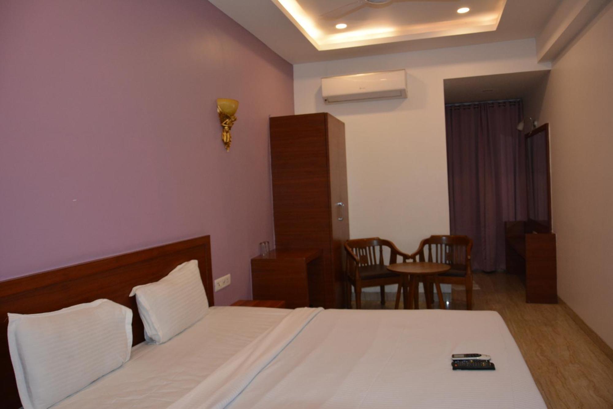 Hotel The Grand Neelam Rāipur Exteriér fotografie
